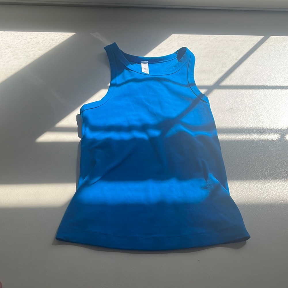 ‼️LULULEMON BLUE TANK SIZE 2‼️